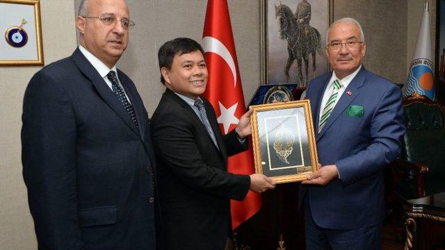 Filipinler Başkonsolosu’ndan Mersin’e ’kardeş Şehir’ Önerisi