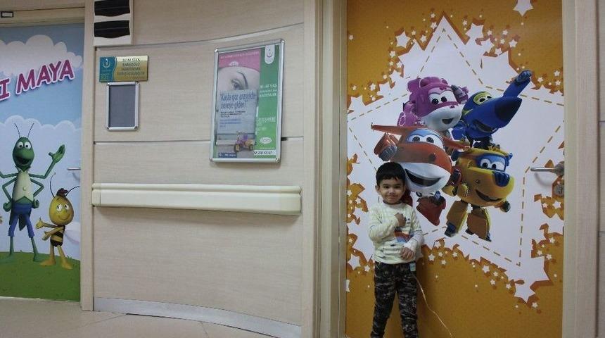 Hastane Kapıları &Ccedil;izgi Film Karakterleri İle Kaplandı