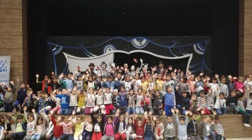 Büyükşehir Çocuk Festivali Tiyatro Şenliğinde 6 Bin 442 Kişiye Ulaştı