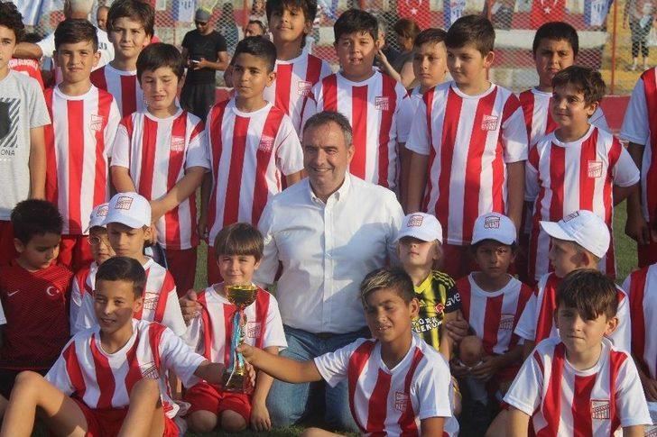 Ayvalık Cup Kupasına Katılan Tüm Takımlar Şampiyon Oldu G2