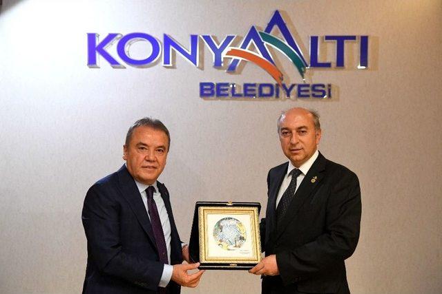 Konyaaltı Belediyesi’ne Isparta’dan Kardeş Belediye