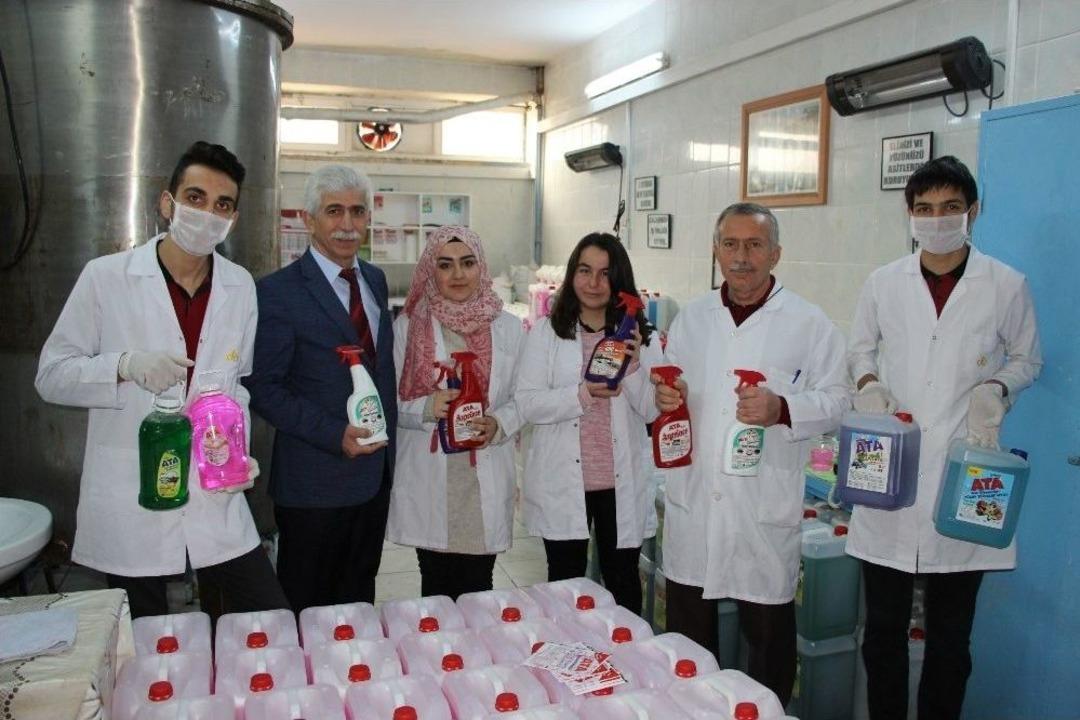 Okuldan Dudak U&ccedil;uklatan Ciro