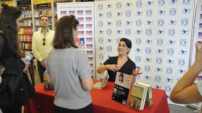 İclal Aydın Forum Mersin&rsquo;de Sevenleriyle Buluştu