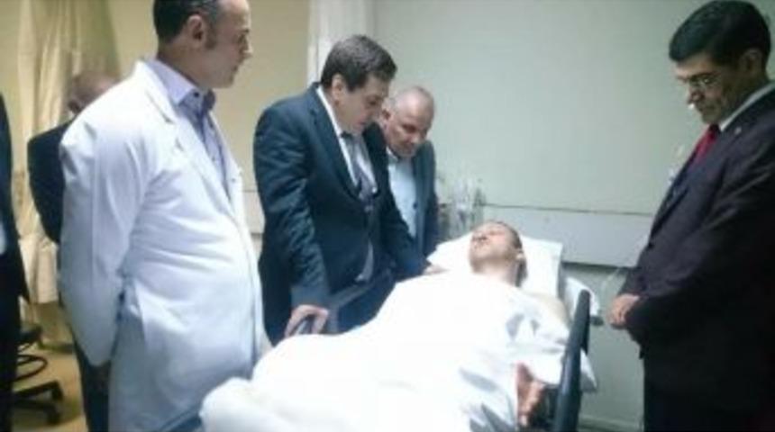 Vali K&uuml;&ccedil;&uuml;k&rsquo;ten Yaralı &Ouml;ğretmenlere Ziyaret