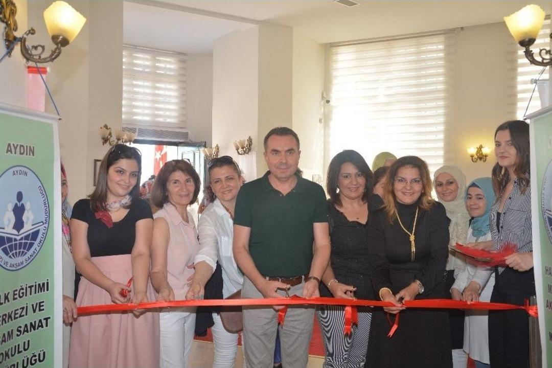 Ahşap Boyama Sergisi A&ccedil;ıldı