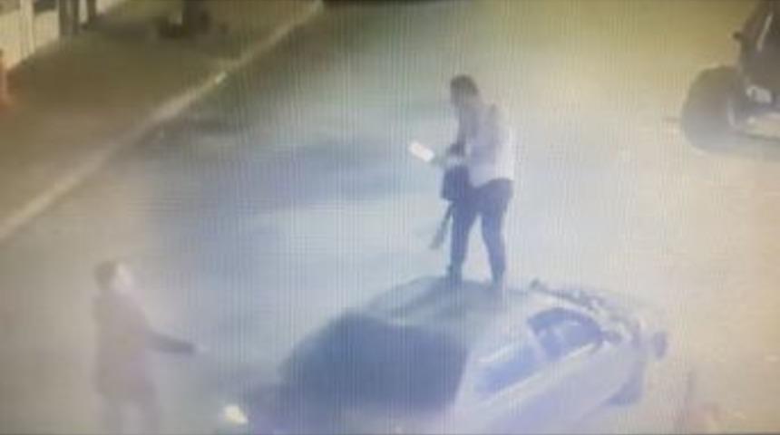 Satırlı Genci Emniyet M&uuml;d&uuml;r&uuml; Etkisiz Hale Getirdi