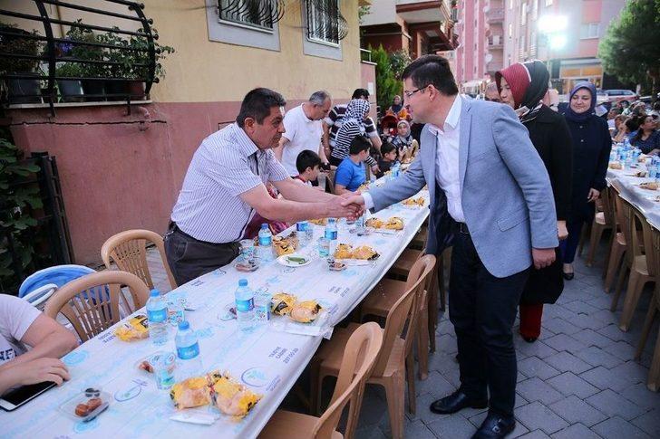 Merkezefendi’de İftar Sofraları Sevindik Ve Karaman Mahallelerinde Kuruldu G1
