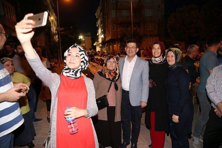 Merkezefendi’de İftar Sofraları Sevindik Ve Karaman Mahallelerinde Kuruldu G4