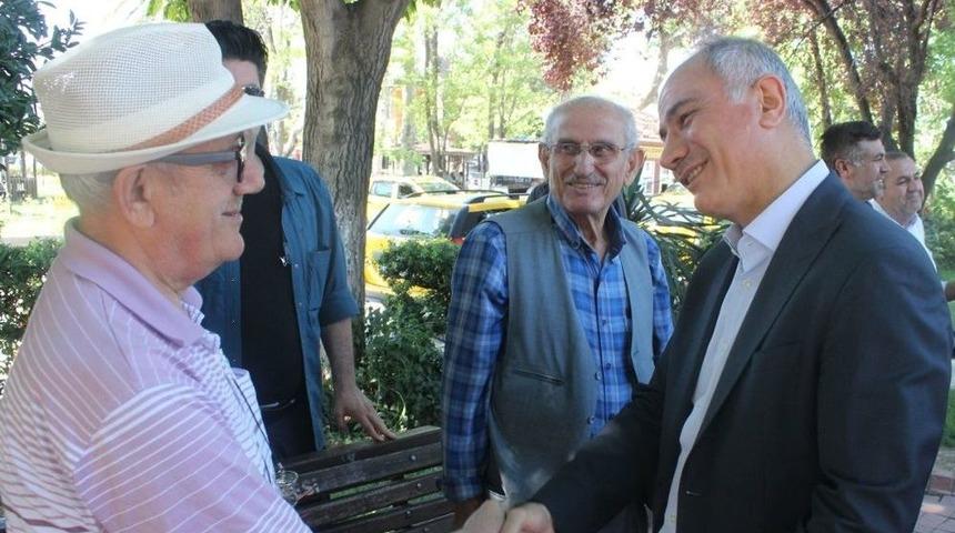 Efkan Ala Se&ccedil;im Faaliyetlerini S&uuml;rd&uuml;r&uuml;yor