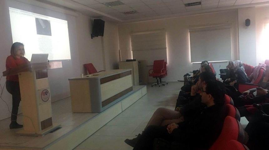 Kadın &Ccedil;alışmaları Merkezinde &lsquo;kadın Gazeteciler&rsquo; Konuşuldu