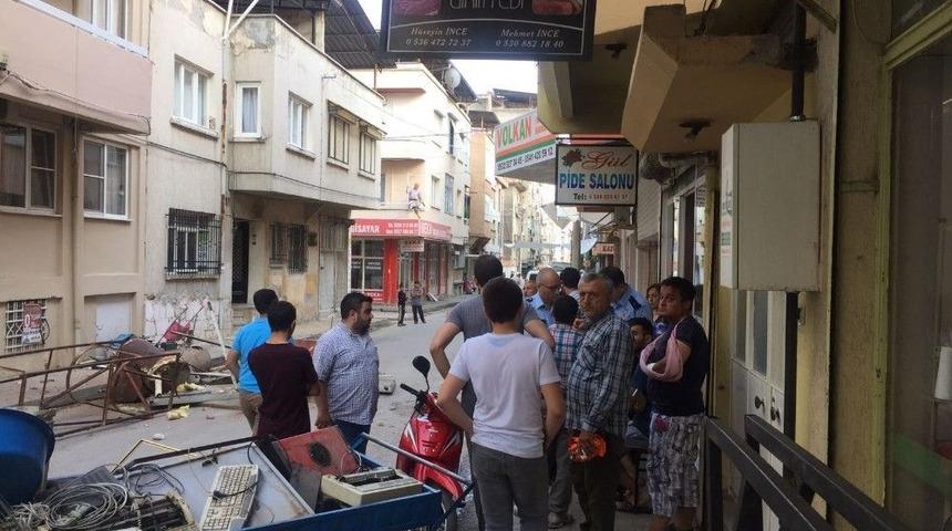 Nazilli&rsquo;de İş&ccedil;iler Elektrik Tellerini Kopardı