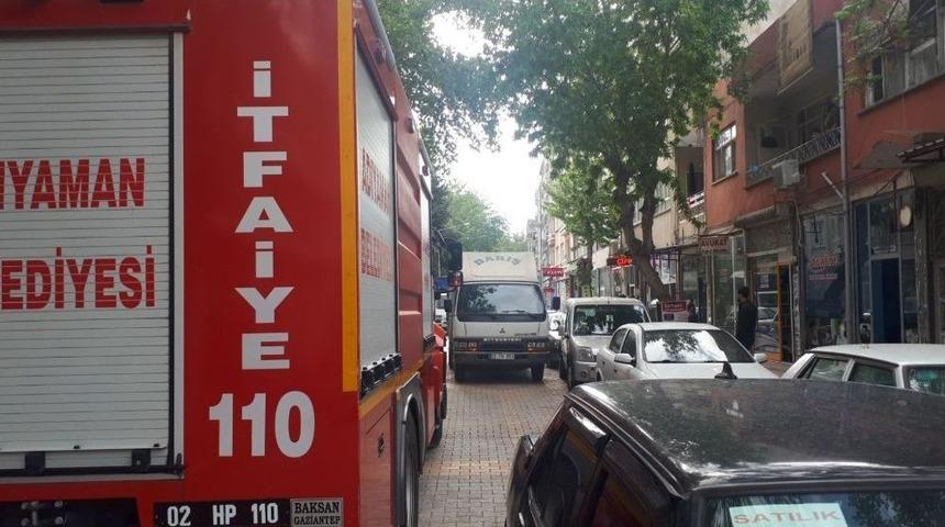 Hatalı Ara&ccedil; Parkları İtfaiye Ekiplerine Ge&ccedil;it Vermedi