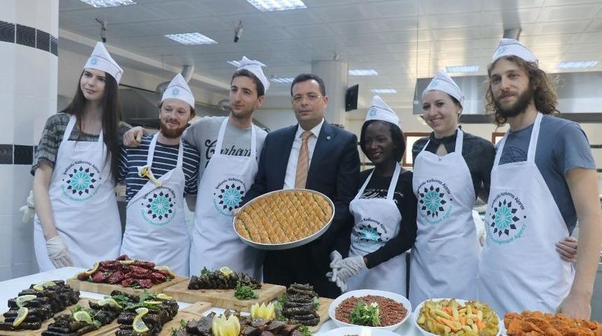 Avrupayı Aş&ccedil;ılar, Gaziantep&rsquo;te Yemek Yapmayı &Ouml;ğreniyor