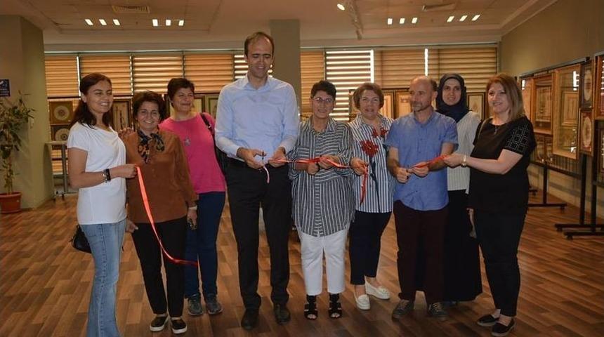 Pa&uuml; Hastanesi&rsquo;nde &ldquo;ge&ccedil;mişten Gezintiler Tezhip-&ccedil;ini Ve Hat&rdquo; Sergisi A&ccedil;ıldı