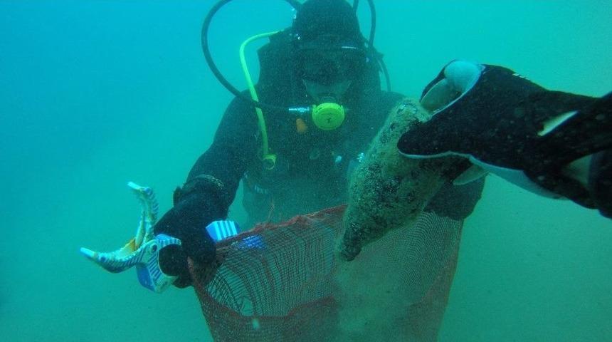 Deniz Dibi Temizliği G&uuml;ndoğan&rsquo;da Devam Etti