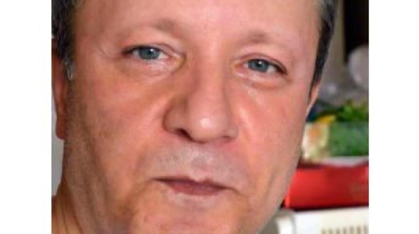 Devlet Sanat&ccedil;ısı İskende K&uuml;serman&rsquo;ı Oğlu &Ouml;ld&uuml;rd&uuml;