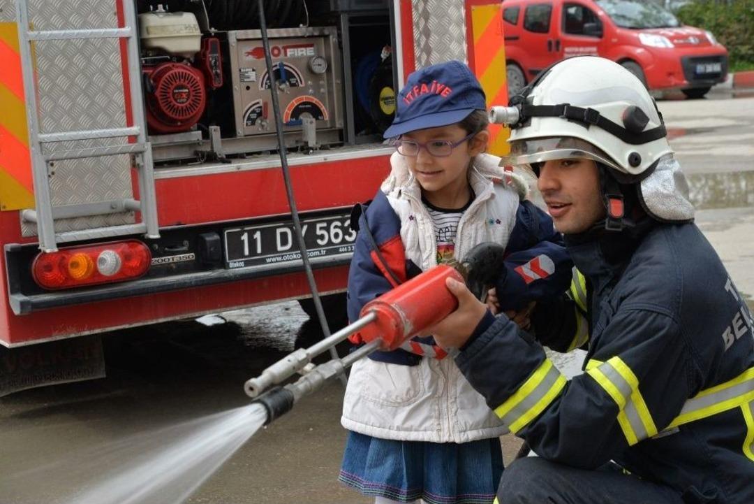 Ana Sınıfı &Ouml;ğrencilerine Yangın Eğitimi