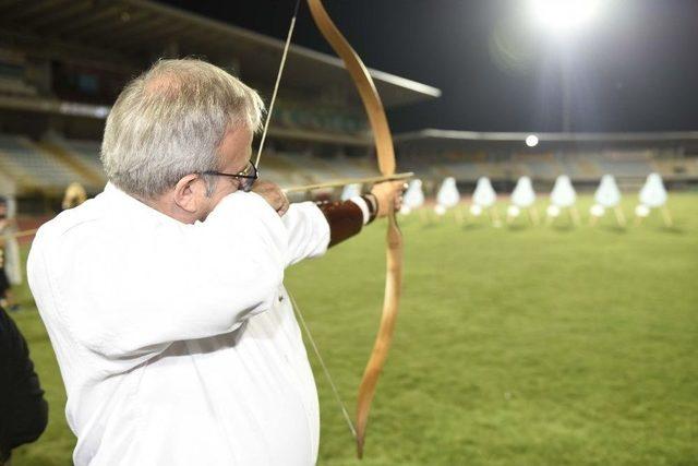 Vali Karaloğlu, Okçular Tekkesi Sahur Kupası Programına Katıldı