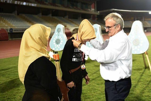 Vali Karaloğlu, Okçular Tekkesi Sahur Kupası Programına Katıldı