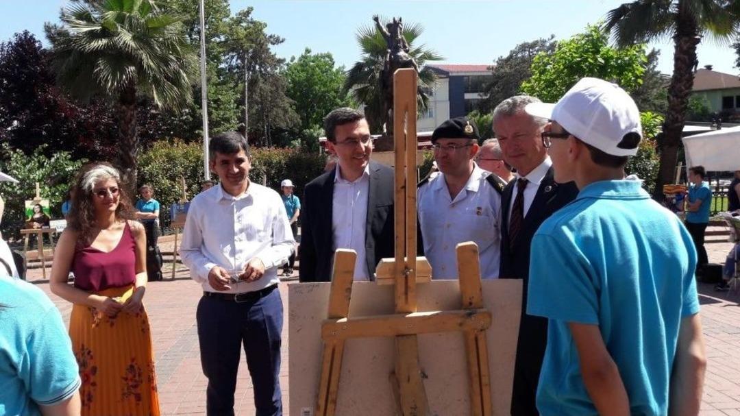 Yunus Emre Ortaokulu &Ouml;ğrencileri &rsquo;sanat Ve Teknoloji&rsquo; Sergisini A&ccedil;tılar