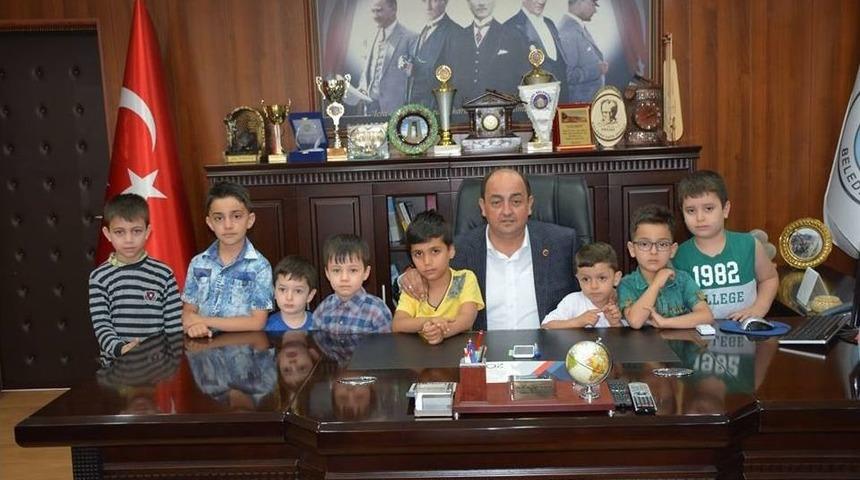 Başkan Demirtaş S&uuml;nnet Ş&ouml;leni &Ouml;ncesinde &Ccedil;ocuklara Moral Verdi