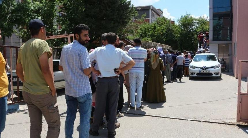 Şanlıurfa&rsquo;da İşkur Başvurusunda Kuyruklar Oluştu