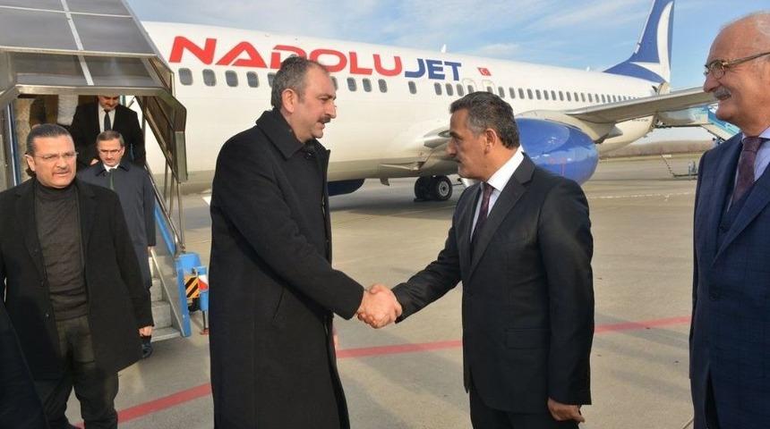 Adalet Bakanı G&uuml;l Samsun&rsquo;da