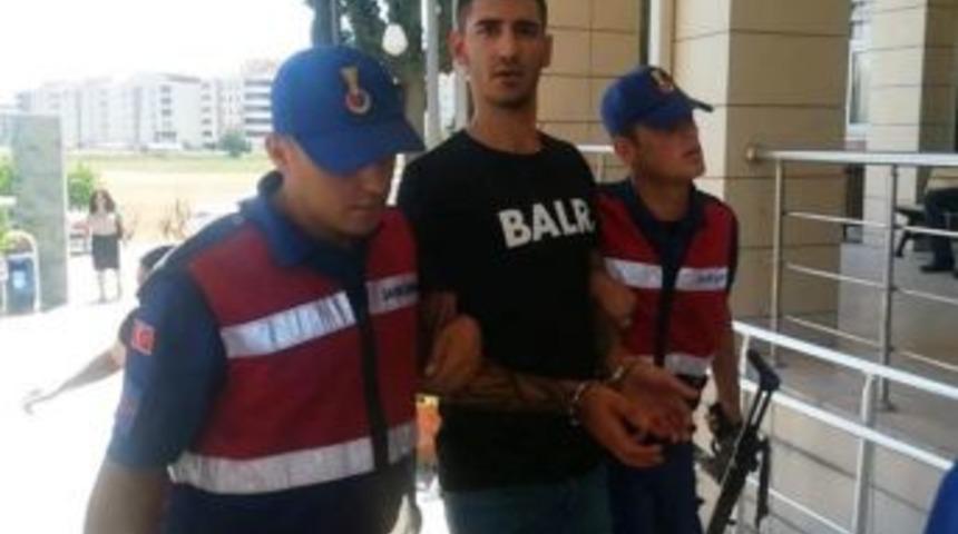 Kız Arkadaşının Annesini &Ouml;ld&uuml;ren, Babasını Yaralayan Zanlı Tutuklandı