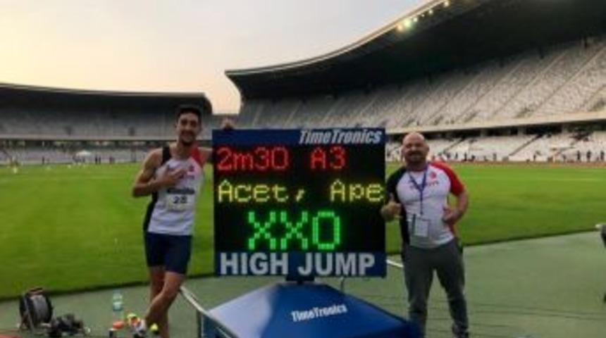 Y&uuml;ksek Atlamada 16 Yıllık Rekor Kırıldı