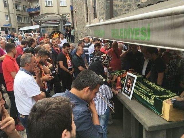 Kazada Ölen Galatasaray Tv Yöneticisi Giresun’da Toprağa Verildi