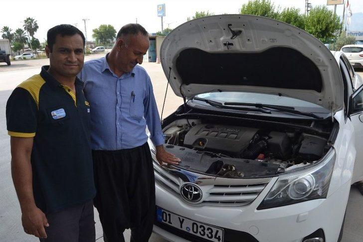 Otomobilin Motorundaki Yavru Kediler Kurtarıldı G4