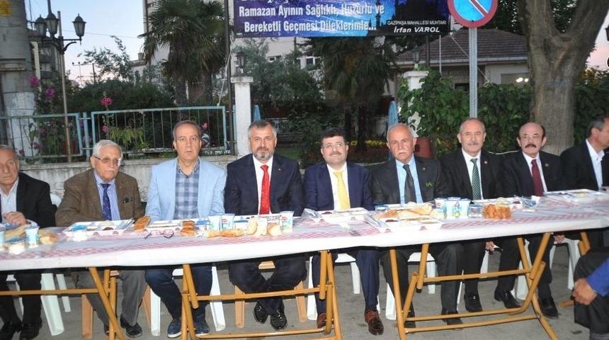 Bafra Belediye Başkanı Mahalleli İle İftarda Buluştu