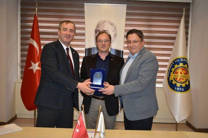 Son Meclis Toplantısında Üyelere Plaket Verildi G4