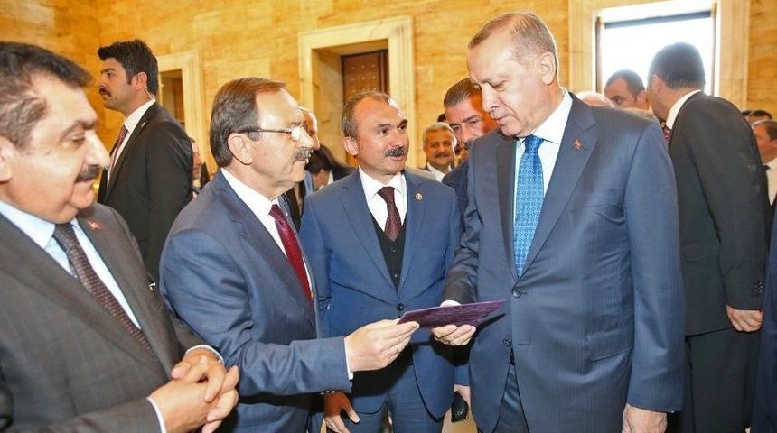 Başkan Şahin, Cumhurbaşkanı Erdoğan’a Davetiyesini Takdim Etti