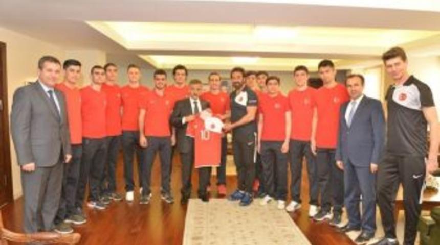 U21 İşitme Engelliler Erkekler Voleybol Milli Takımı Samsun&rsquo;da Kamp Yapıyor