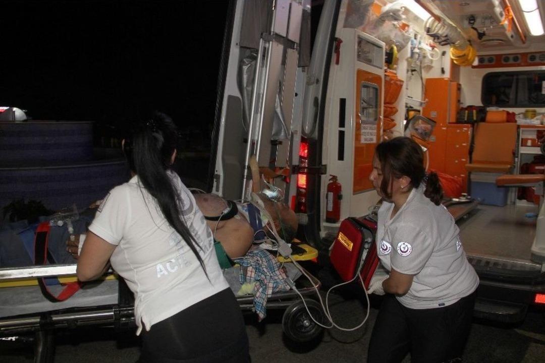 İki Ara&ccedil; &Ccedil;arpıştı: 6 Yaralı