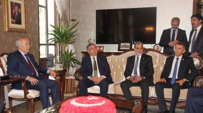 Milli Eğitim Bakanı Yılmaz Hatay&rsquo;da