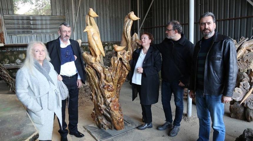 Gaziemir&rsquo;e Basın &Ouml;zg&uuml;rl&uuml;ğ&uuml; Heykeli