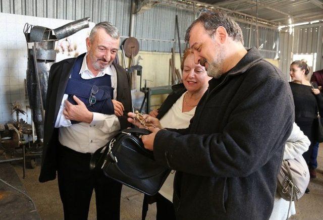 Gaziemir’e Basın Özgürlüğü Heykeli