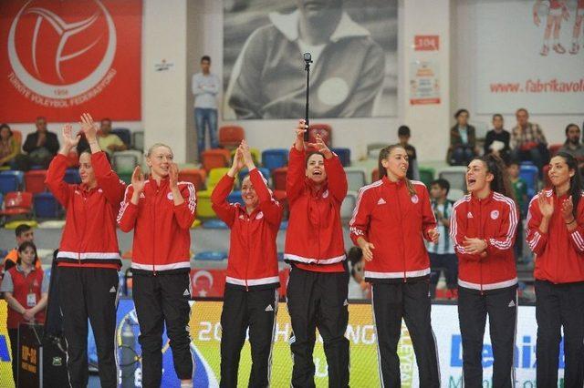 Cev Challenge Kupası Olympiakos’un