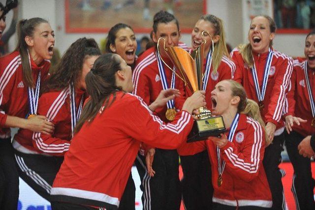 Cev Challenge Kupası Olympiakos’un