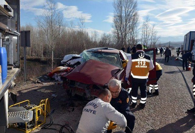 Sivas’ta Trafik Kazası: 2 Ölü, 4 Yaralı