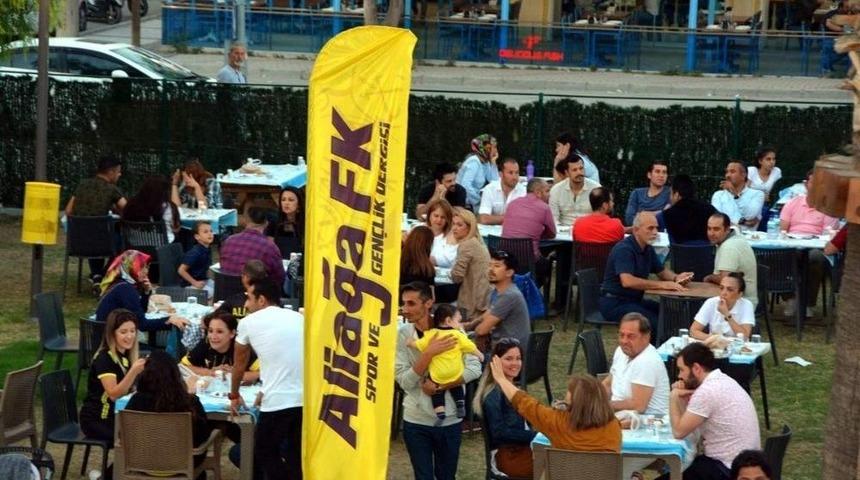 Yeni&ccedil;eriler İftarda Bir Araya Geldi