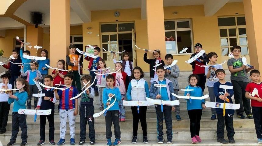 Model U&ccedil;aklar Havalandı