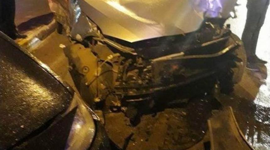 Antalya&rsquo;da Zincirleme Kaza: 7 Yaralı