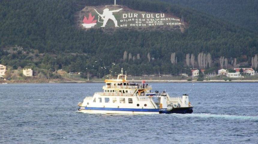 G&ouml;k&ccedil;eada&rsquo;da Feribot Seferlerine Fırtına Engeli