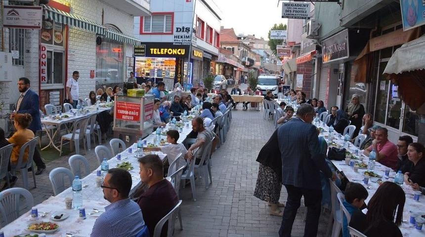Uşak Diyabetliler Derneği &Uuml;yeleri İftarda Bir Araya Geldi