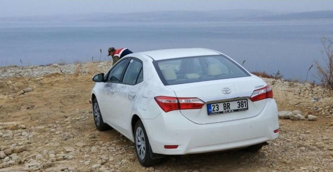 Kayıp &Ouml;ğretmenin Aracı Baraj Kenarında Bulundu