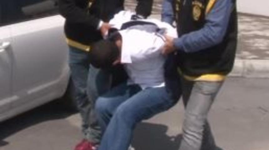 Hırsız Yatak Altında Yakalandı