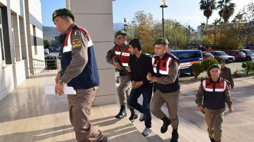 Ter&ouml;r Ş&uuml;phelisinin Emniyette İntiharı